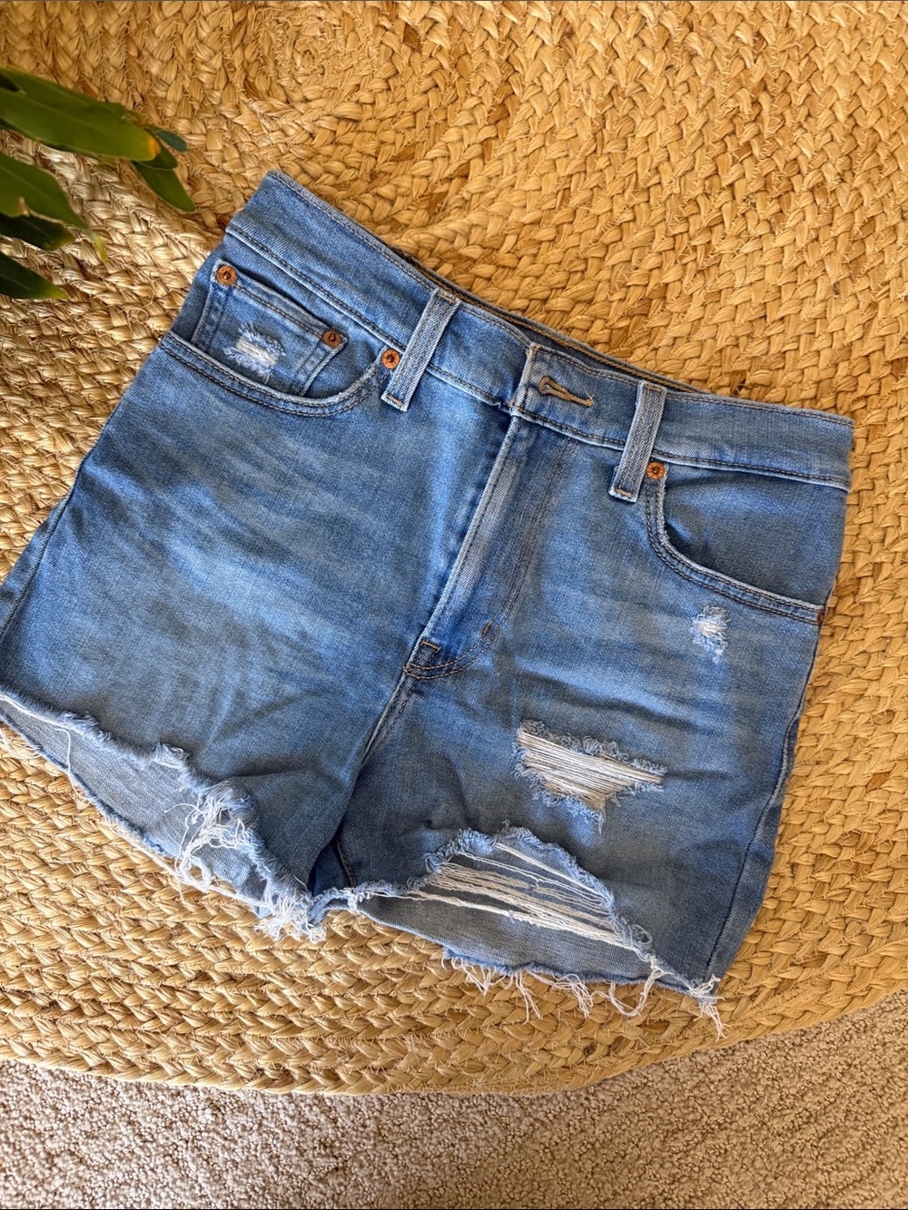 Levi’s High Rise Short
